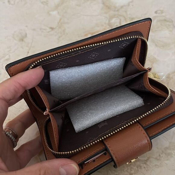 NEW! Foxer Amy Women PVC Material Fox Print Wallet - Picture 8 of 12